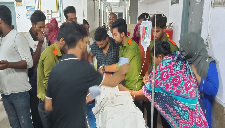 মেহেরপুরে মোটরসাইকেলের মুখোমুখি সংঘর্ষে তিনজন আহত