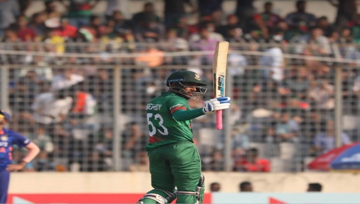 মিরাজের প্রথম সেঞ্চুরিতে বাংলাদেশের ২৭১