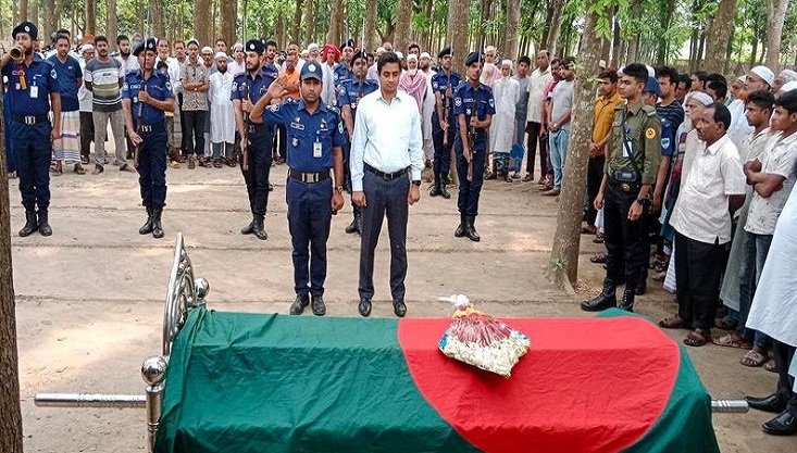 মেহেরপুরে বীর মুক্তিযোদ্ধা নুর ইসলামকে রাষ্ট্রীয় মর্যাদায় দাফন