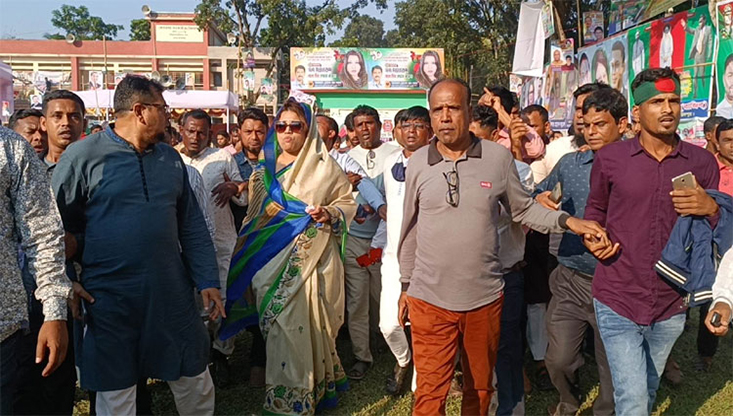 মিছিল-স্লোগানে মুখর ফরিদপুরের সমাবেশস্থল