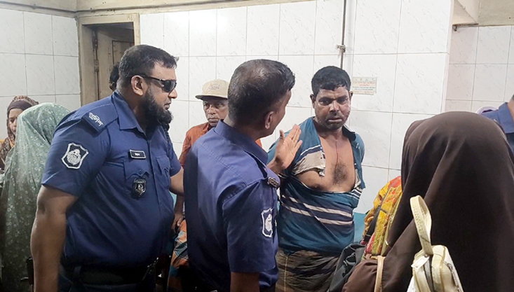 শিশু শিক্ষার্থীকে কুপ্রস্তাব, ভ্যানচালককে গণধোলাই দিয়ে পুলিশে সোর্পদ