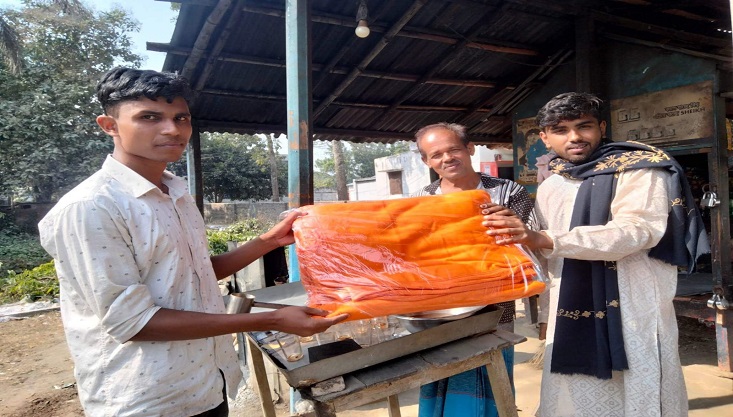 জনপ্রশাসন প্রতিমন্ত্রীর উদ্যোগে কম্বল বিতরণ
