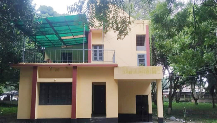 গাংনী উপজেলা পরিষদ কার্যালয়ে তালা দিলেন বিএনপি নেতাকর্মীরা