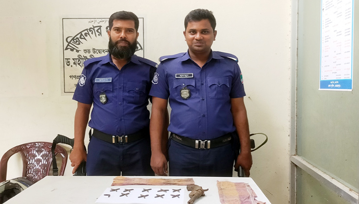 মুজিবনগরে যৌথবাহিনীর অভিযানে ওয়ান শুটার গান ও ৩৮ রাউন্ড গুলি উদ্ধার