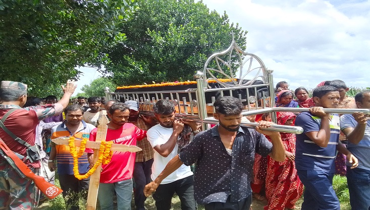 কাঁটাতারের বাঁধায় শেষ দেখা হলো না বাবার মুখ