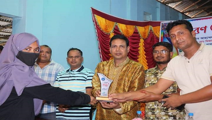 গাংনী সায়েন্স এন্ড টেকনোলজি কলেজের ছাত্রী দুলালীর মেধা তালিকায় স্থান