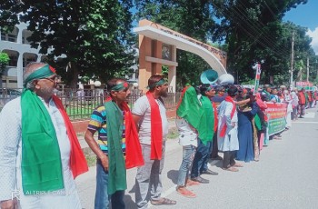 কোটাসহ ৭ দফা দাবিতে মেহেরপুরে মুক্তিযোদ্ধা সন্তানদের মানববন্ধন