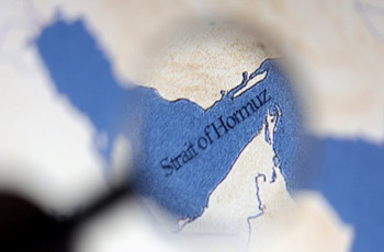 ইরান হরমুজ প্রণালি বন্ধ করলে কী ঘটবে?