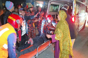 মেহেরপুরে মোটরসাইকেল ও পাখি ভ্যানের মুখোমুখি সংঘর্ষে আহত-২