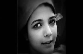 স্কুলছাত্রীকে পিটিয়ে মারল ইরানের নিরাপত্তা বাহিনী