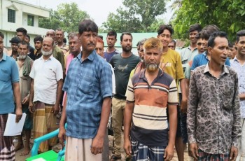 বিএনপি নেতার নাম ভাঙিয়ে জমি দখল, ভাঙচুর ও অগ্নিসংযোগের অভিযোগ