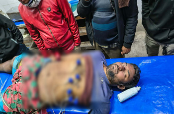 মুজিবনগরে কলা বোঝাই পিকআপ উল্টে এক শ্রমিক নিহত, আহত-২