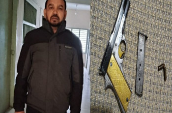 মুজিবনগরে অস্ত্র ও গুলিসহ ক্যাসিনো হোতা কটা আটক