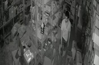 গাংনীতে দোকানের টিনের চাল কেটে তিন লাখ টাকার মালামাল চুরি