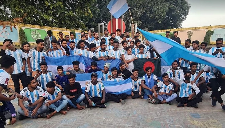 মেহেরপুরে আর্জেন্টিনা সমর্থকদের আনন্দ শোভাযাত্রা