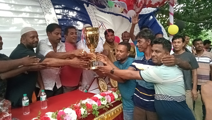 মেহেরপুরে কবুতর ওড়ানো প্রতিযোগিতার পুরস্কার বিতরণ