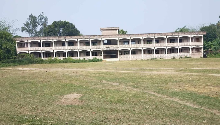 ২০ বছরেও আলোর মুখ দেখেনি রসিকপুর মাধ্যমিক বিদ্যালয়