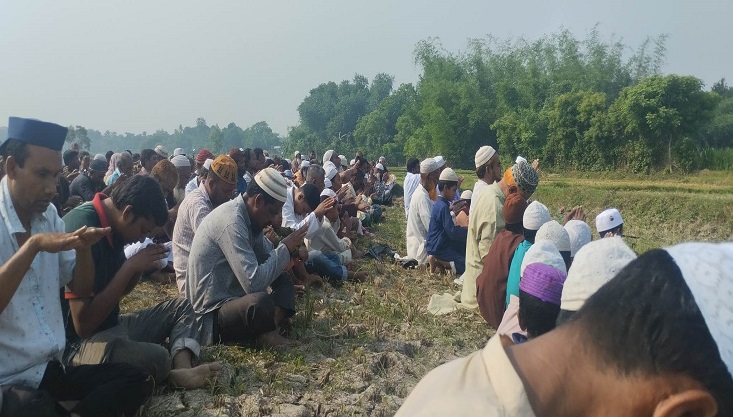 গাংনীতে নামাজ ও গীত গেয়ে প্রার্থণা বৃষ্টির জন্য