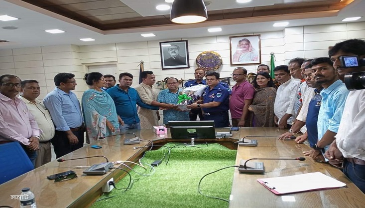 কুষ্টিয়া প্রেস ক্লাব কেপিসি'র নবনির্বাচিতদের সাথে পুলিশ সুপারের মতবিন