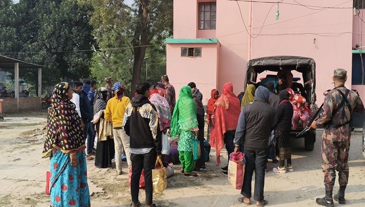মেহেরপুরের গাংনী সীমান্তে ৩০ জন বাংলাদেশিকে পুশইন